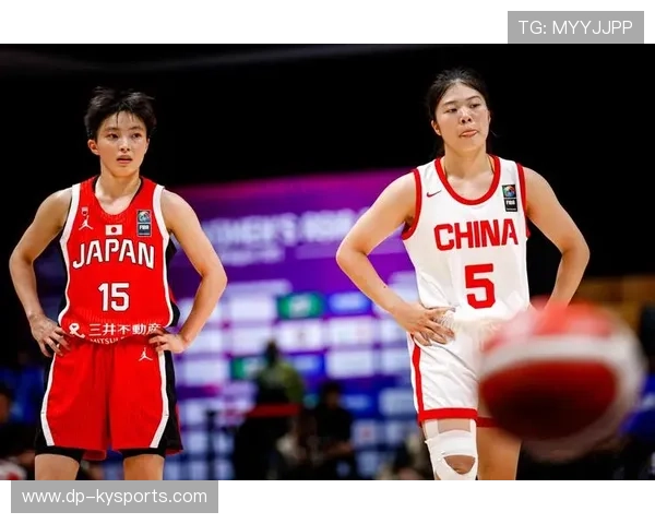 FIBA亚洲杯赛场中国队以板凳深度取胜多场鏖战晋级